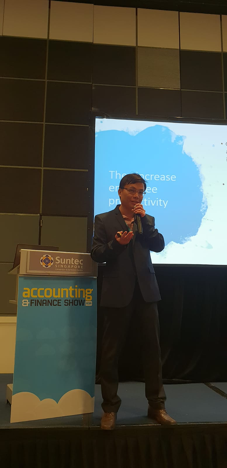 Lawrence Poh speaking at the Accounting and Finance Show Asia at Suntec Singapore